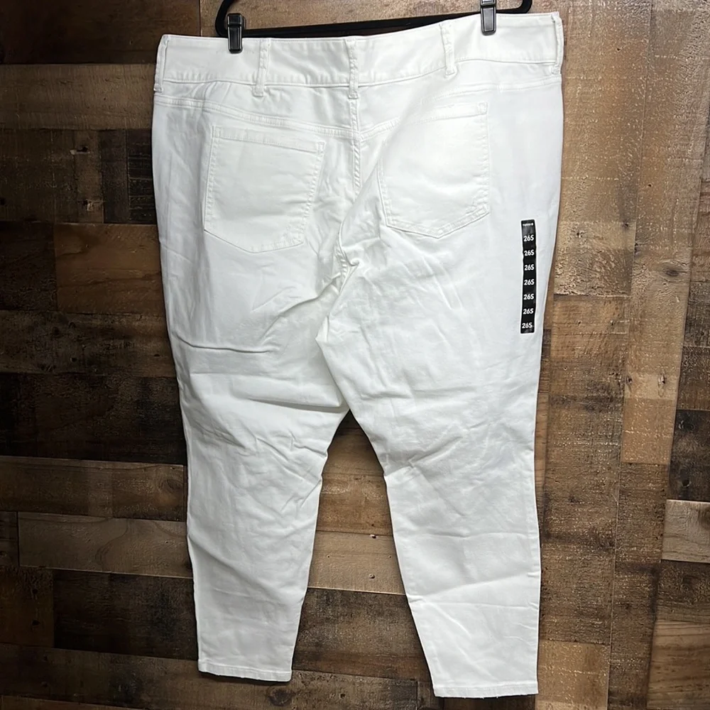 NWT Torrid‎ Jeggings White Distressed Jeans Women's Size 26 Short - Picture 4 of 5
